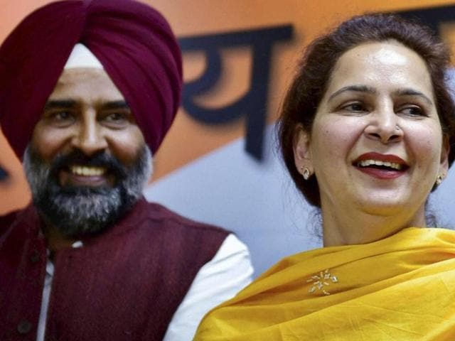 Former BJP MLA and wife of Navjot Singh Sidhu, Navjot Kaur Sidhu, along with former Olympian Pargat Singh joins Congress party, at a news conference in New Delhi on Monday.(PTI Photo)