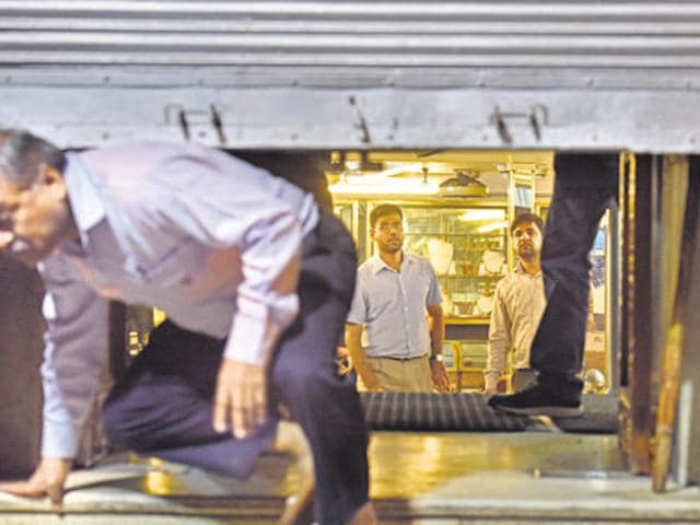 Income tax department sleuths conduct a search at a jewellery store in Dariba Kalan, in New Delhi, on November 10, 2016, a day after the Prime Minister announced the demonetisation decision.(Representative image/HT File Photo)