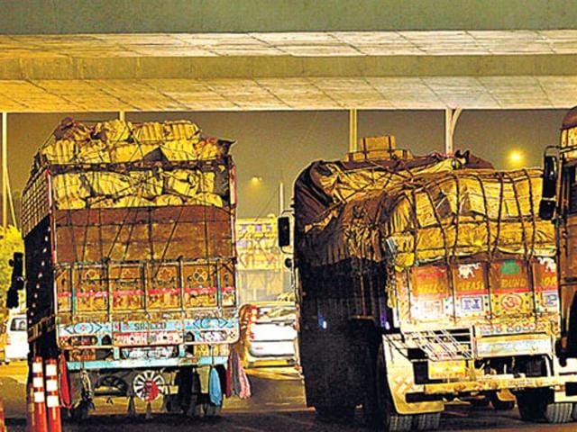 The process to de-register around 2 lakh old diesel vehicles in Delhi started earlier this month. (Arun Sharma /HT Photo) The process to de-register around 2 lakh old diesel vehicles in Delhi started earlier this month. (Arun Sharma /HT Photo)