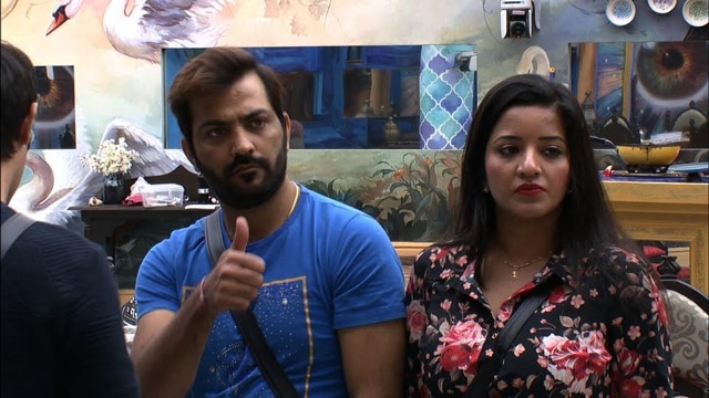 Priyanka is insecure with Monalisa’s closeness with Manu and Manveer. (COLORS)