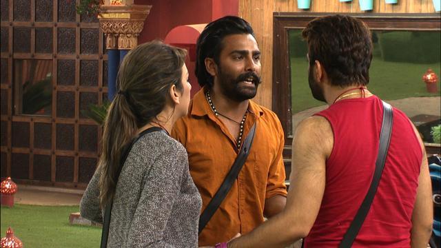 Manu and Manveer get into a heated discussion. (Colors) Manu and Manveer get into a heated discussion. (Colors)