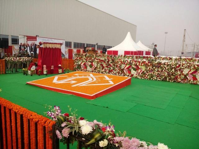 Elaborately decorated venue of the Transport Nagar Metro Depot from where the trail run was flagged off. (HT Photo) Elaborately decorated venue of the Transport Nagar Metro Depot from where the trail run was flagged off. (HT Photo)