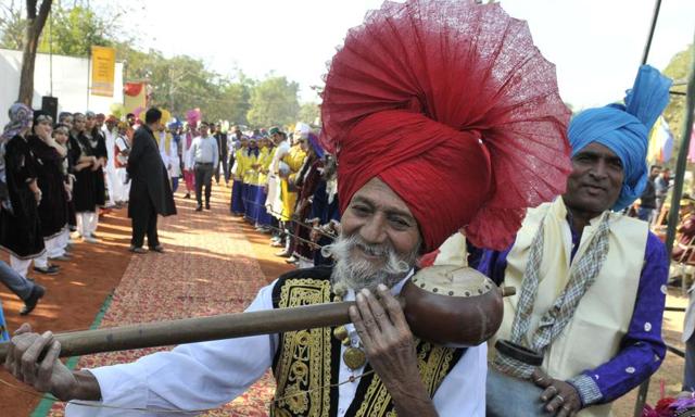 Folk artist at Chandigarh Carnival-2016 at Leisure Valley, Sector-10, Chandigarh on Friday, November 25, 2016. (Karun Sharma/ Hindustan times)