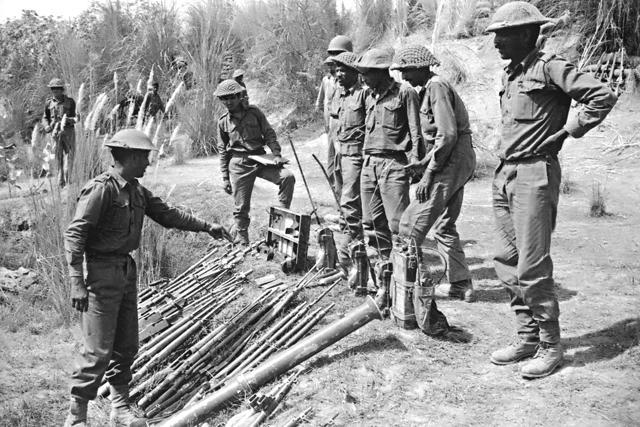 Arms captured from the Pakistan army during the India-Pakistan conflict being laid out for inspection by Indian troops on September 22, 1965. (Getty Images) Arms captured from the Pakistan army during the India-Pakistan conflict being laid out for inspection by Indian troops on September 22, 1965. (Getty Images)