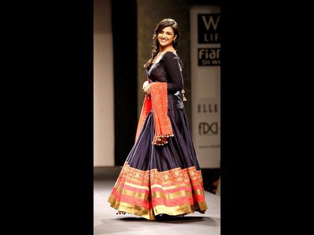 Parineeti Chopra aces the dupatta-on-the-hand look. (Raj K Raj/ HT Photo) Parineeti Chopra aces the dupatta-on-the-hand look. (Raj K Raj/ HT Photo)