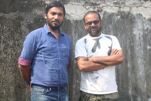 Pankaj Saroj (left) and Rahul Chaudhary are on a journey to yarn bomb at public places such as tea stalls, small shops, rickshaws and trees.