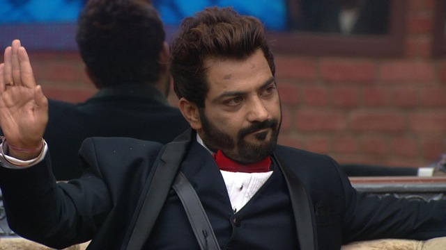 Manu during an arguement with Bani. (Colors) Manu during an arguement with Bani. (Colors)