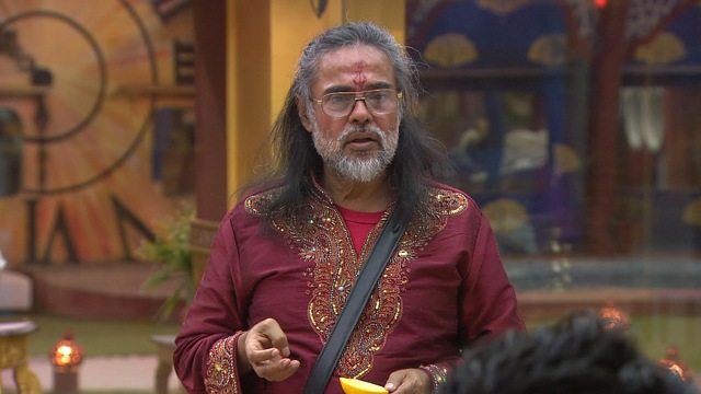 Swamiji is back in the house, much to the annoyance of Monalisa and Manveer. (Colors) Swamiji is back in the house, much to the annoyance of Monalisa and Manveer. (Colors)