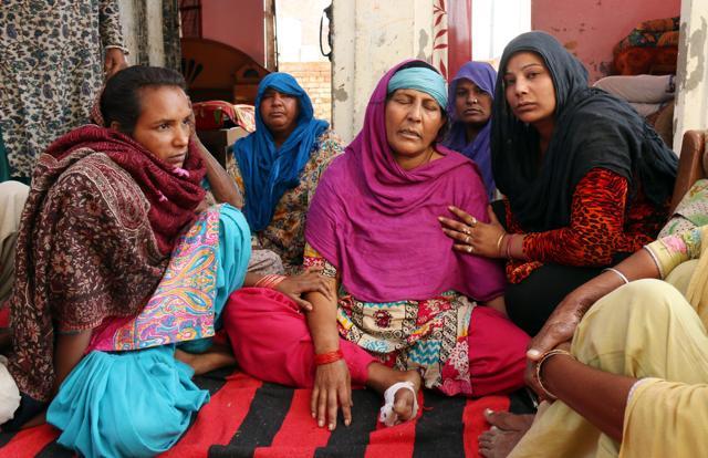 Relatives mourn the death of Kulwinder at the family residence in Malout. (Sanjeev Kumar/HT) Relatives mourn the death of Kulwinder at the family residence in Malout. (Sanjeev Kumar/HT)