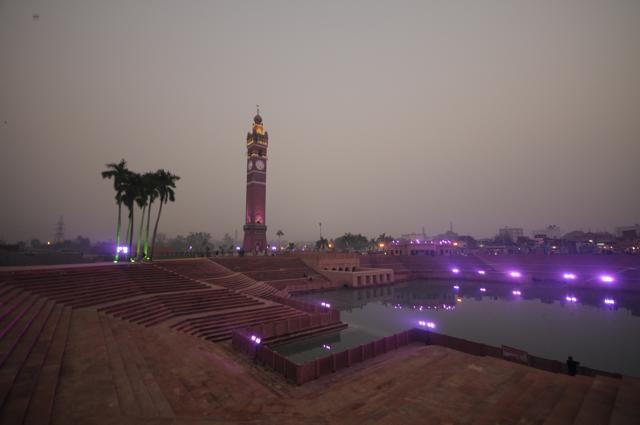 Surajkund Pond and the Clock Tower (HT Photo)