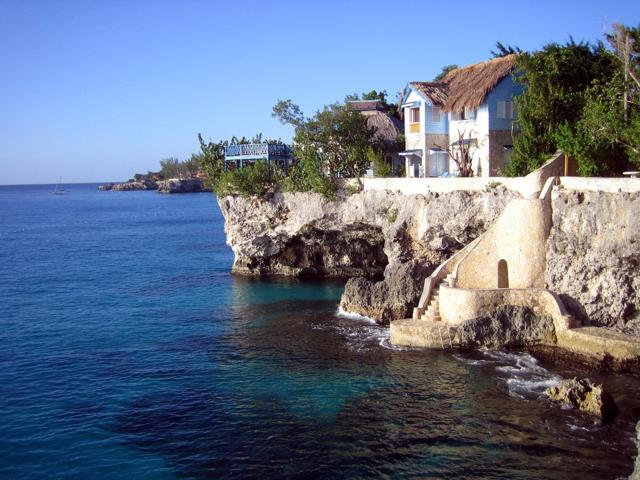 Head to Negril for laid-back vibes. (Istock)