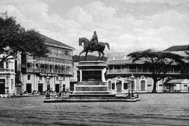 Archival image of the Black Stone statue of King Edward VII mounted on a black horse at Kala Ghoda. (HT File Photo) Archival image of the Black Stone statue of King Edward VII mounted on a black horse at Kala Ghoda. (HT File Photo)