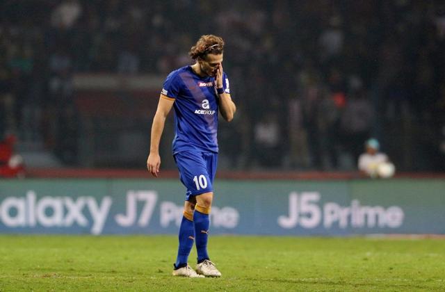 Diego Forlan picked up a red c ard and will miss the reverse fixture. (Photo: ISL) Diego Forlan picked up a red c ard and will miss the reverse fixture. (Photo: ISL)