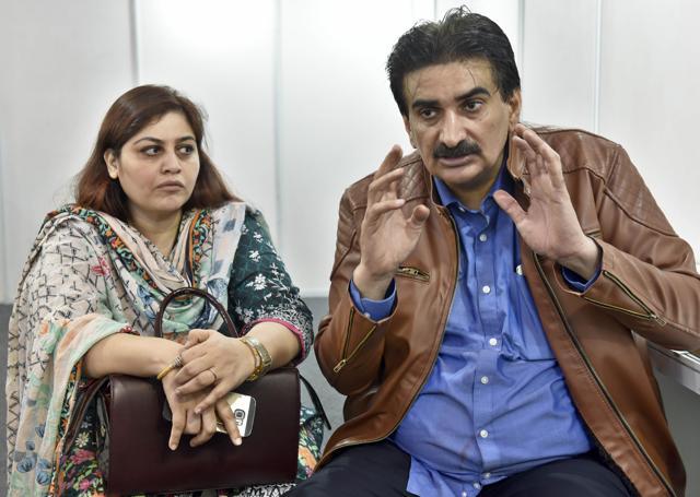 Hina Anjum and her husband Pankaj Khanna alias Parvez. (Gurpreet Singh/HT) Hina Anjum and her husband Pankaj Khanna alias Parvez. (Gurpreet Singh/HT)