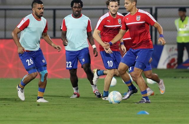 Mumbai City FC players train. They will bank on their Uruguayan striker Diego Forlan. (ISL) Mumbai City FC players train. They will bank on their Uruguayan striker Diego Forlan. (ISL)