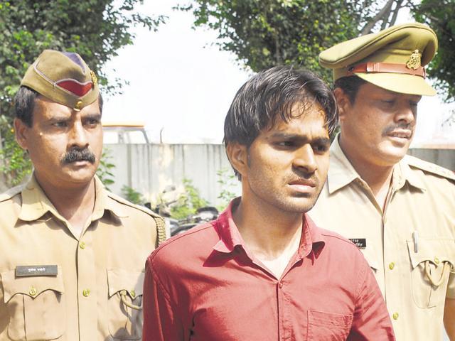Ghaziabad Police arrested Rinku Meena on September 25 after his girlfriend allegedly jumped off a mall in east Delhi on September 21. (Sakib Ali/HT File Photo) Ghaziabad Police arrested Rinku Meena on September 25 after his girlfriend allegedly jumped off a mall in east Delhi on September 21. (Sakib Ali/HT File Photo)