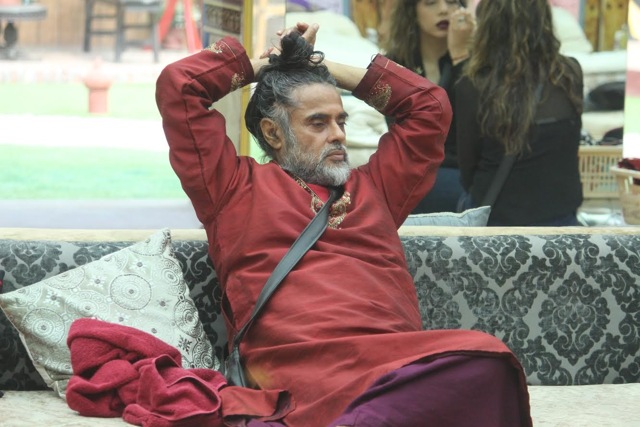 Swamiji and Rahul broke rules during the democracy task. (Colors) Swamiji and Rahul broke rules during the democracy task. (Colors)