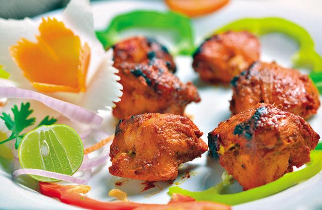 Chicken tikkas are one of the healthiest appetisers that can save you a lot of calories without having to compromise on taste (Shutterstock) Chicken tikkas are one of the healthiest appetisers that can save you a lot of calories without having to compromise on taste (Shutterstock)