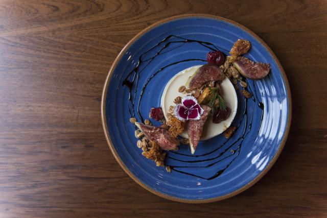 The honey flan with crunchy muesli featured sweet, firm figs, tart, soft sour cherries and a drizzle of sticky reduced balsamic syrup, all of which made for a harmonious symphony of textures and flavours.
