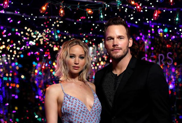Cast members Jennifer Lawrence and Chris Pratt pose during a photo call for the movie Passengers in Los Angeles, California. (REUTERS) Cast members Jennifer Lawrence and Chris Pratt pose during a photo call for the movie Passengers in Los Angeles, California. (REUTERS)