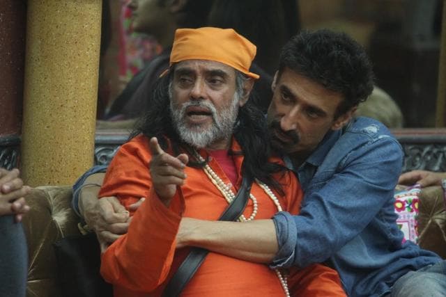 Rahul and Om Swamiji were supposed to stay together during a task. (Colors) Rahul and Om Swamiji were supposed to stay together during a task. (Colors)