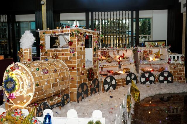 How about a gingerbread Christmas train at the Courtyard by Marriott Gurgaon? How about a gingerbread Christmas train at the Courtyard by Marriott Gurgaon?