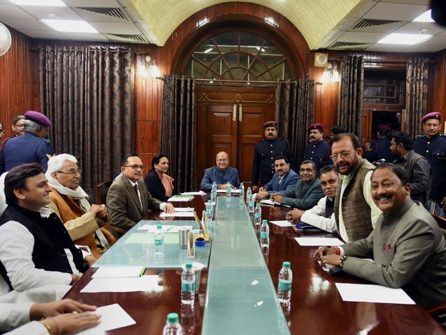 Uttar Pradesh chief minister Akhilesh Yadav (L) with other Samajwadi Party leaders at an all-party meet in Lucknow on Tuesday. (PTI photo) Uttar Pradesh chief minister Akhilesh Yadav (L) with other Samajwadi Party leaders at an all-party meet in Lucknow on Tuesday. (PTI photo)
