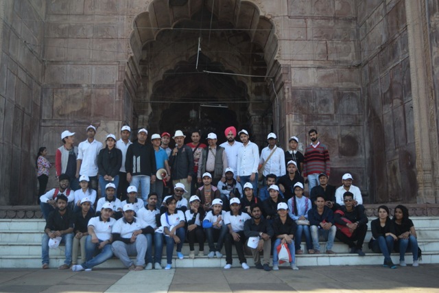Renowned architect SM Hussain took the group across the 18 destinations. (HT photo) Renowned architect SM Hussain took the group across the 18 destinations. (HT photo)