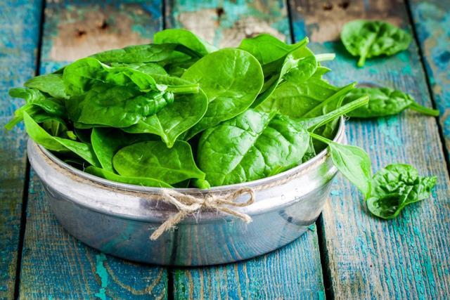 Seasonal greens like spinach, fenugreek (methi) and bathua are rich sources of nutrients and antioxidants. (Shutterstock) Seasonal greens like spinach, fenugreek (methi) and bathua are rich sources of nutrients and antioxidants. (Shutterstock)