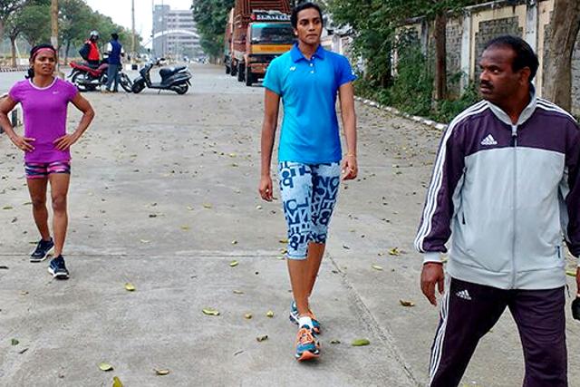 Dutee Chand trains with PV Sindhu on the streets of Hyderabad (HT Photo) Dutee Chand trains with PV Sindhu on the streets of Hyderabad (HT Photo)