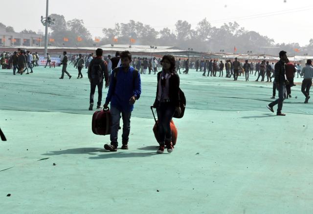 ABVP members leaving the conference ground. (Arun Mondhe / HT photo) ABVP members leaving the conference ground. (Arun Mondhe / HT photo)