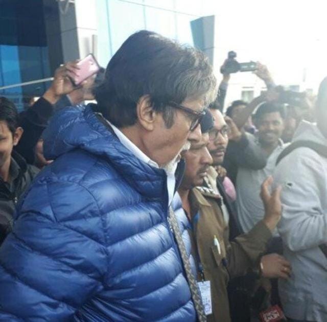 Amitabh Bachchan, his actor wife Jaya Bachchan and businessman Anil Ambani landed at Dehradun airport on Thursday afternoon. ((HT Photo)) Amitabh Bachchan, his actor wife Jaya Bachchan and businessman Anil Ambani landed at Dehradun airport on Thursday afternoon. ((HT Photo))