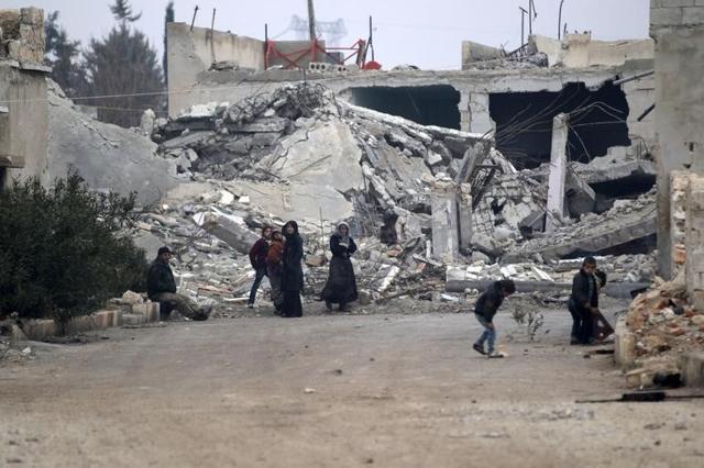 Damaged buildings in al-Rai town, northern Aleppo countryside, Syria. (Reuters photo) Damaged buildings in al-Rai town, northern Aleppo countryside, Syria. (Reuters photo)