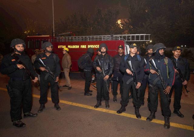 Security personnel deployed outside the UP CM Akhilesh Yadav's residence. (PTI) Security personnel deployed outside the UP CM Akhilesh Yadav's residence. (PTI)