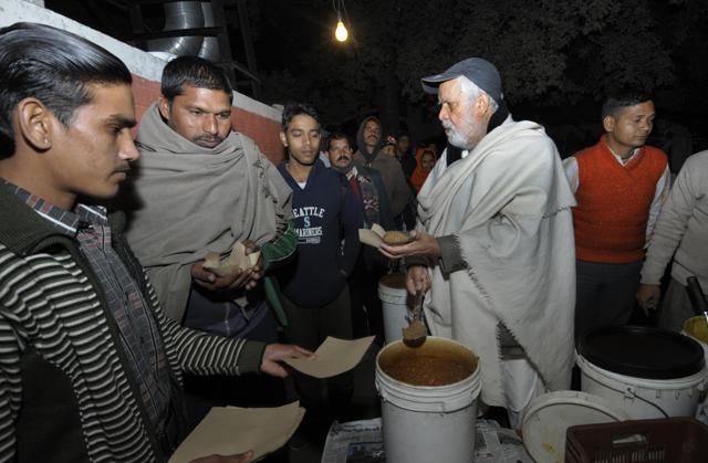 Jagdish Lal Ahuja has helped many poor families survive the difficulties of illness. (Ravi Kumar/HT Photo) Jagdish Lal Ahuja has helped many poor families survive the difficulties of illness. (Ravi Kumar/HT Photo)