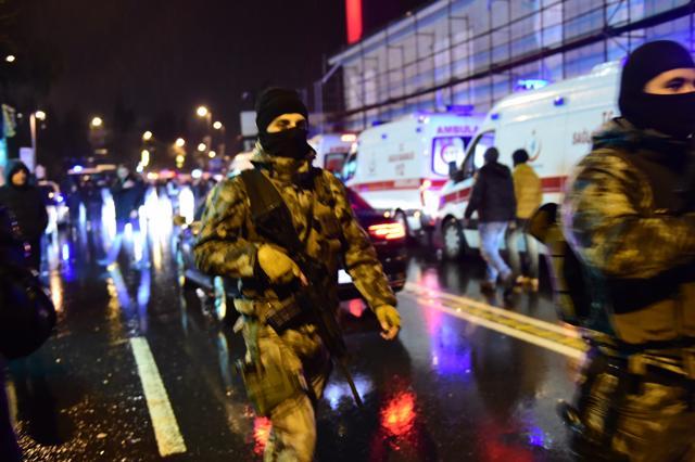 Turkish special force police officers and ambulances are seen at the site of an armed attack January 1, 2017 in Istanbul. (AFP) Turkish special force police officers and ambulances are seen at the site of an armed attack January 1, 2017 in Istanbul. (AFP)