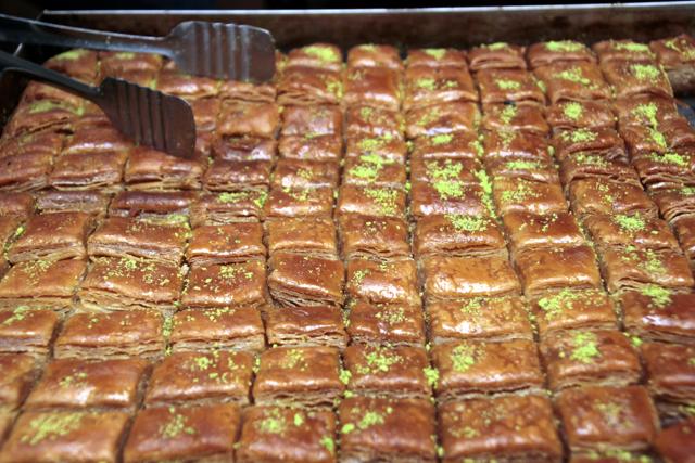The queen of Afghan sweets, Baghlava, is prepared with home-made dough and chopped nuts and sweetened with syrup and honey. (Shivam Saxena/ HT Photo)