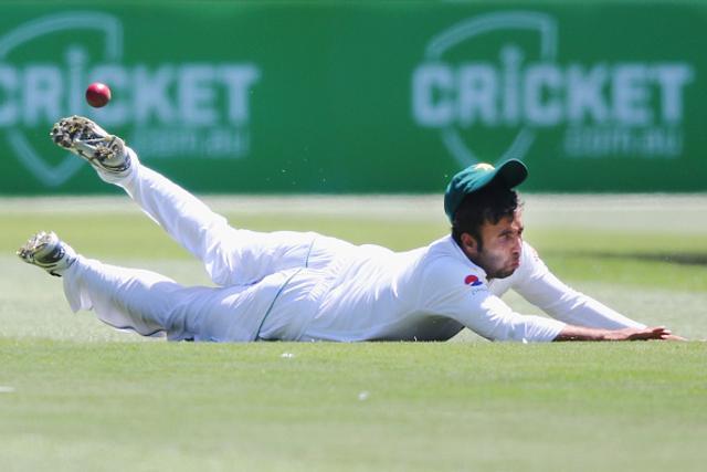 Sami Aslam of Pakistan drops a catch during day five of the second Test match between Australia and Pakistan at Melbourne Cricket Ground on December 30, 2016. (Getty Images) Sami Aslam of Pakistan drops a catch during day five of the second Test match between Australia and Pakistan at Melbourne Cricket Ground on December 30, 2016. (Getty Images)
