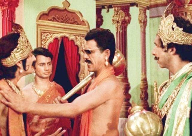Om Puri in Jaane Bhi Do Yaaron with Naseeruddin Shah. Om Puri in Jaane Bhi Do Yaaron with Naseeruddin Shah.