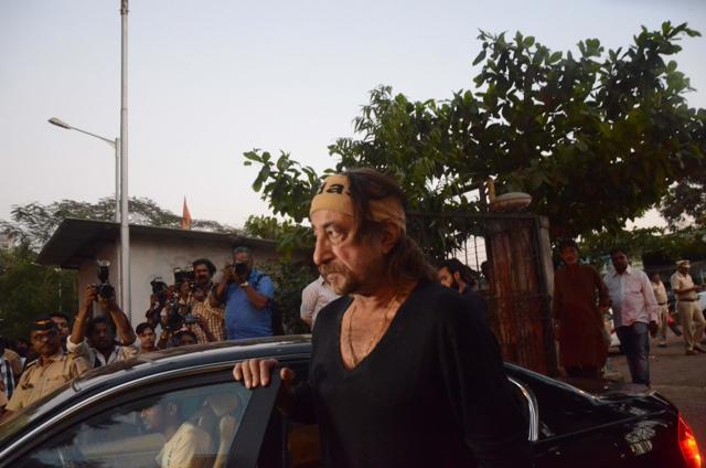 Shakti Kapoor at the funeral (IANS) Shakti Kapoor at the funeral (IANS)