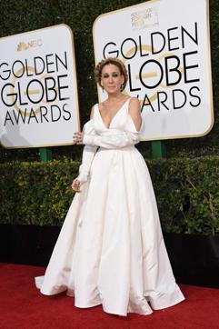 Sarah Jessica Parker in an ivory gown at the 74th annual Golden Globe Awards (Valerie Macon/AFP Photo) Sarah Jessica Parker in an ivory gown at the 74th annual Golden Globe Awards (Valerie Macon/AFP Photo)