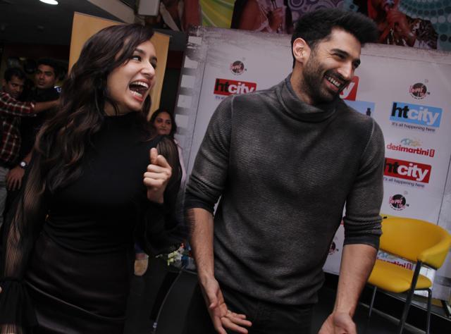 Actors Shraddha Kapoor and Aditya Roy Kapur shaking a leg to the tunes of ‘Humma Humma’. (Shivam Saxena/ HT Photo)
