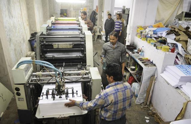 Election season brings good business for printing presses but demonetisation has hit them hard this time. (HT Photo) Election season brings good business for printing presses but demonetisation has hit them hard this time. (HT Photo)