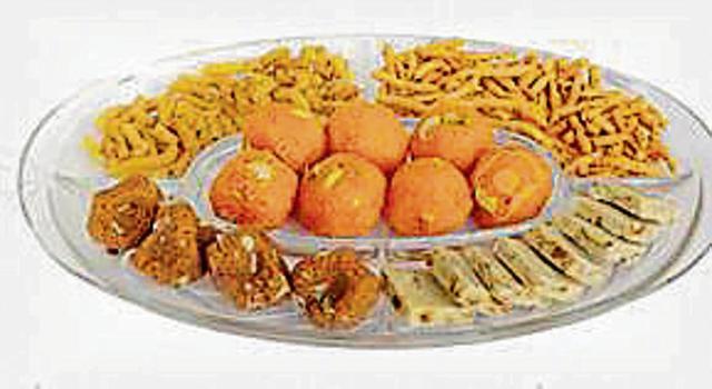 As per the rates fixed by EC, a kachori should cost
₹11 while a cup of tea should be of
₹5. (For Representational Purpose) As per the rates fixed by EC, a kachori should cost
₹11 while a cup of tea should be of
₹5. (For Representational Purpose)