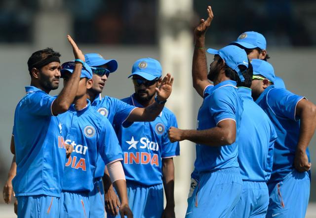England struggled against the likes of Parvez Rasool and Shahbaz Nadeem as they reached 282. (AFP) England struggled against the likes of Parvez Rasool and Shahbaz Nadeem as they reached 282. (AFP)