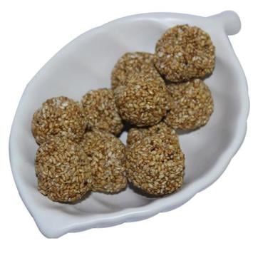 A healthy substitute for chocolates, til laddu is a famous treat made of sesame seeds and jaggery. (SaleBhai.com) A healthy substitute for chocolates, til laddu is a famous treat made of sesame seeds and jaggery. (SaleBhai.com)