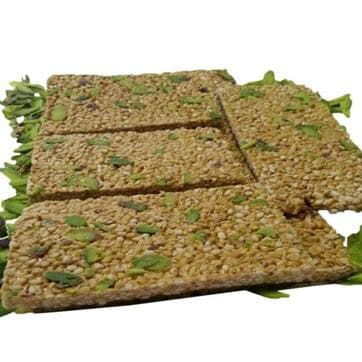 Til patti is a rich source of iron and is given to expecting mothers to boost their haemoglobin level. (SaleBhai.com) Til patti is a rich source of iron and is given to expecting mothers to boost their haemoglobin level. (SaleBhai.com)