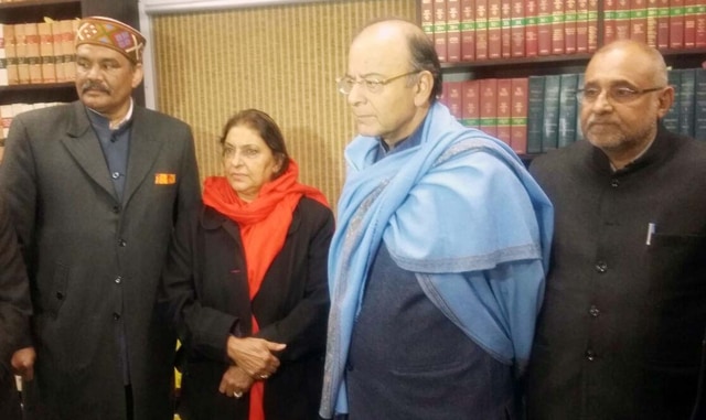 From left: Punjab BJP chief Vijay Sampla, Gurkanwal Kaur , Union finance minister Arun Jaitley, and BJP vice-president Avinash Rai Khanna (HT Photo)