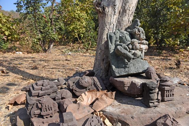 Some bits and pieces of the relics strewn within the wall have been relocated so they can be studied better, and perhaps saved from theft too. (Pratik Chorge/HT PHOTO)
