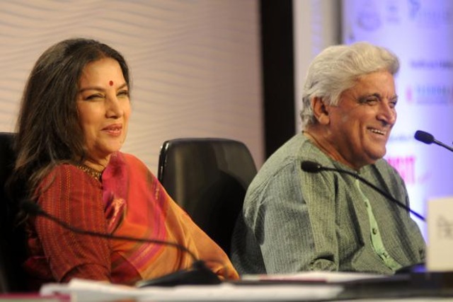 Married to actor Shabana Azmi, Javed has two kids - Farhan and Zoya. Married to actor Shabana Azmi, Javed has two kids - Farhan and Zoya.